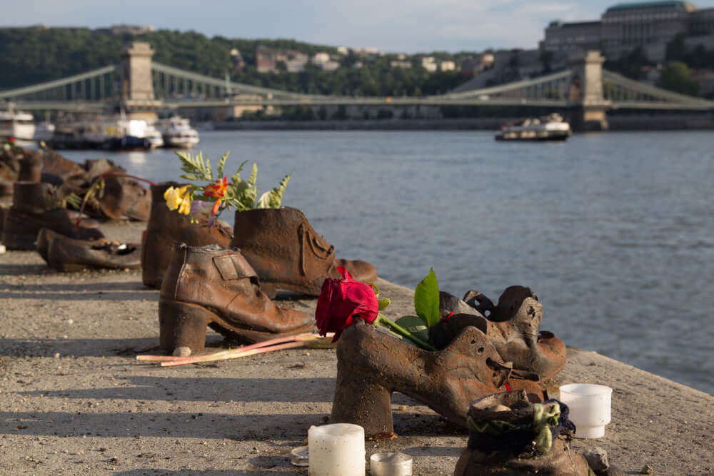 Budapest Le memorial Chaussures au bord du Danube