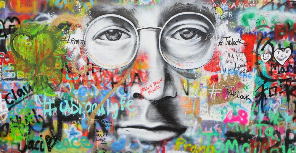 Le mur J Lennon prague facade