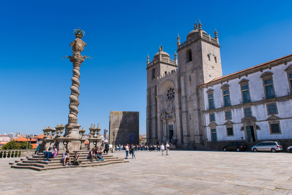 pilori de la cathedrale Se de Porto