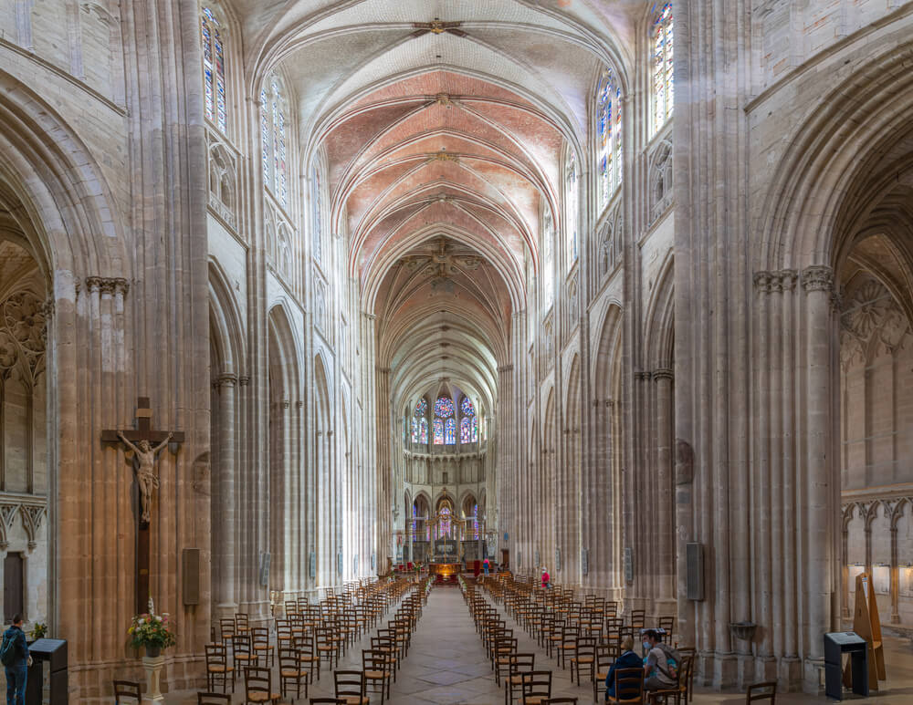 Église Saint Pierre Auxerre interieur