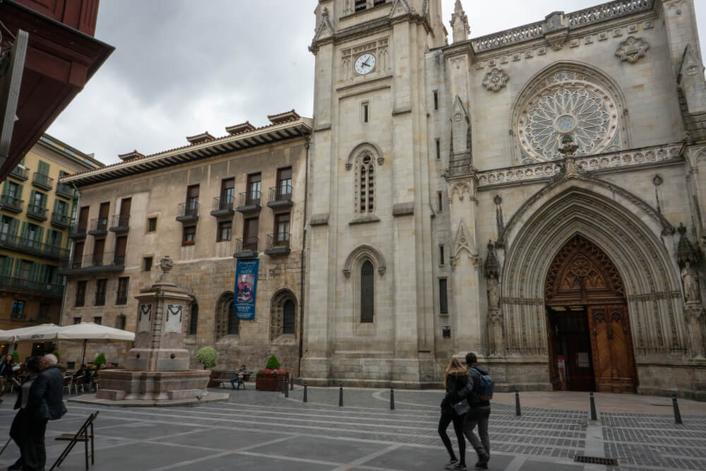 La cathédrale de Santiago Bilbao facade