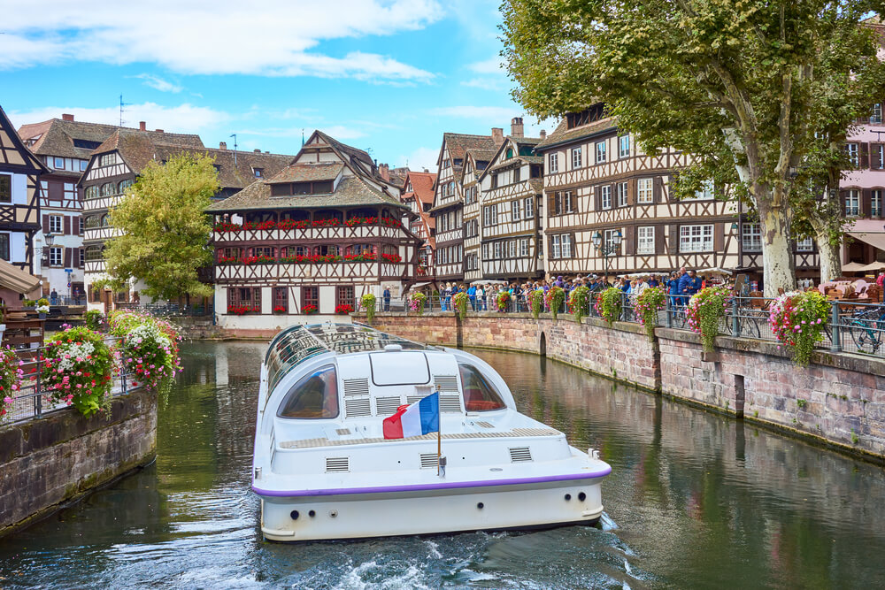 Découvrez Strasbourg lors d’une balade en bateau