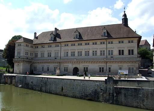 Hôtel Dieu dole facade canal