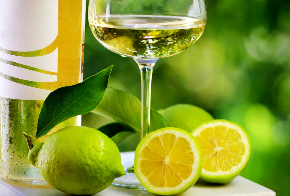 specialites menton vin dagrumes vin citron menton