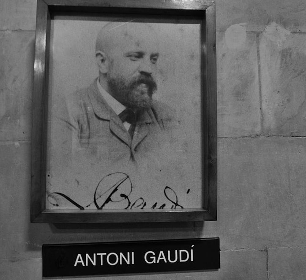 Portrait de Antoni Gaudi