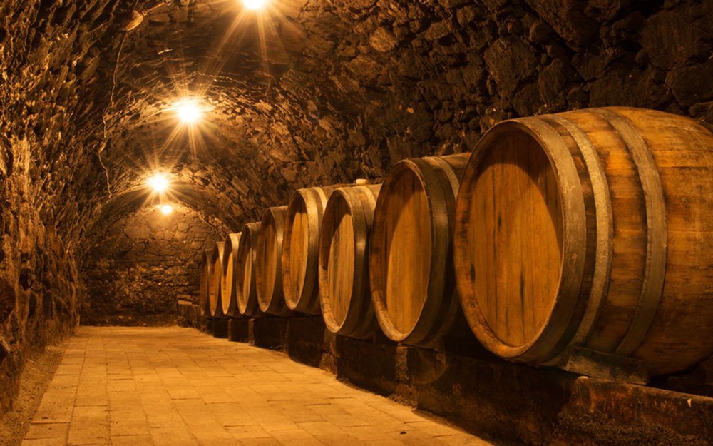 barils de l ancienne cave a vins de tokaj