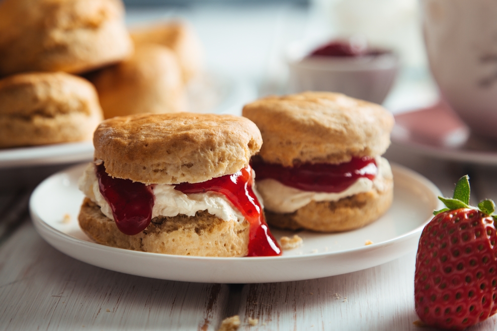 Traditional,British,Scones,With,Clotted,Cream,And,Strawberry,Jam,For