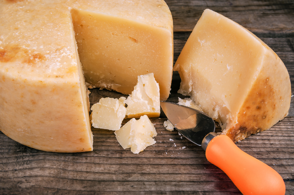 Pieces,Of,Delicious,Pecorino,(parmesan),Cheese,With,Special,Knife