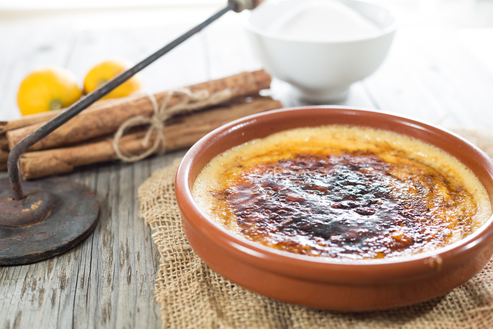 Creme,Brulee,Is,Typical,Dessert,For,The,Land,Of,Catalonia
