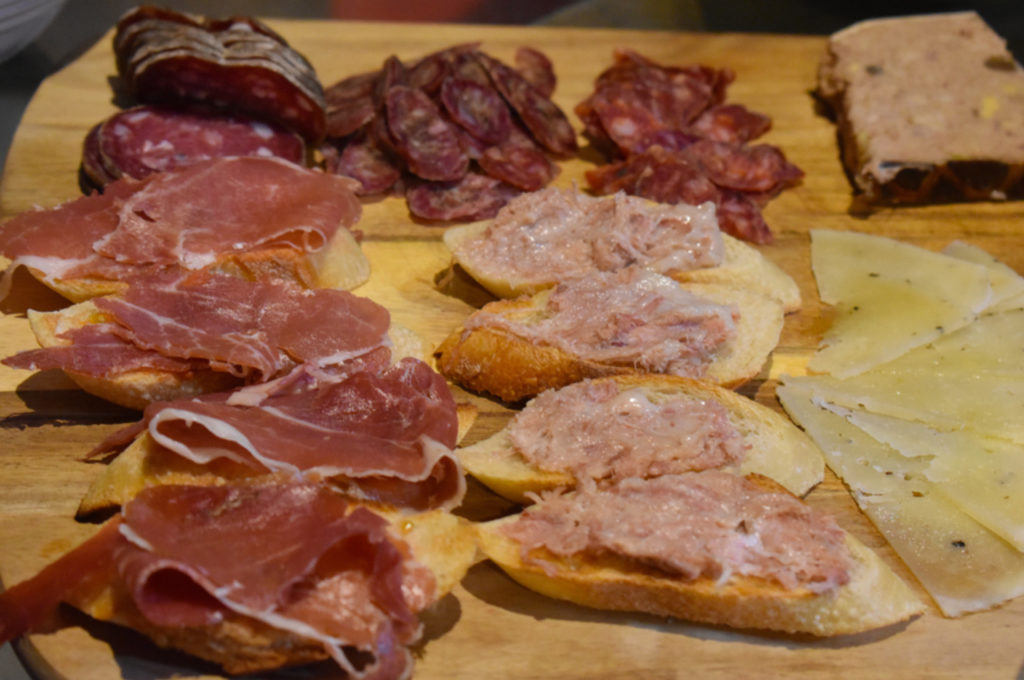 Selection,Of,Cold,Red,Meats,And,Hard,Cheese,On,Wooden