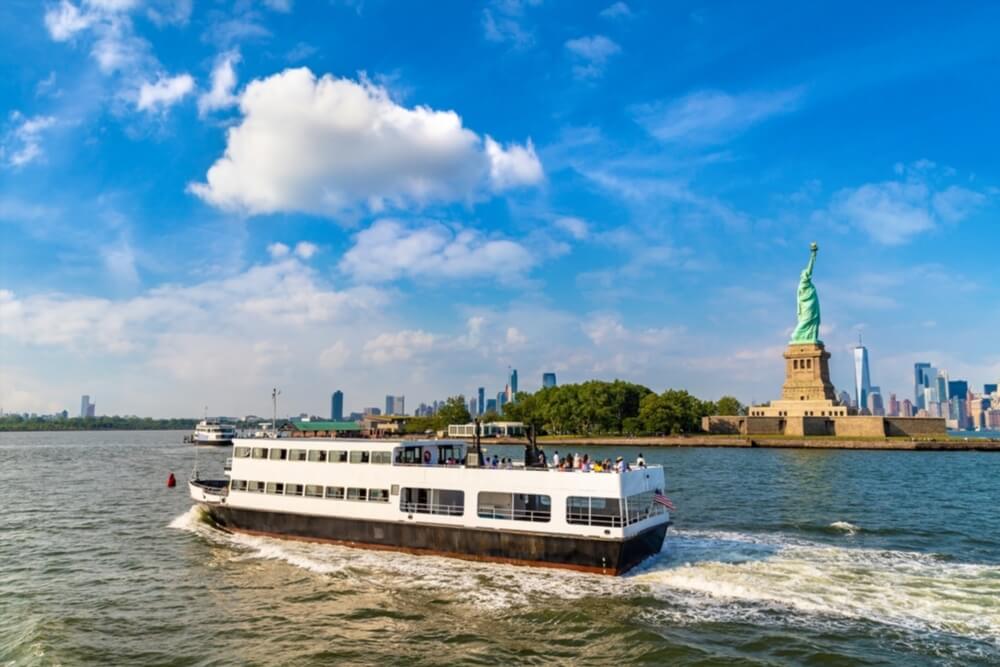 Ferry Statue de la Liberte