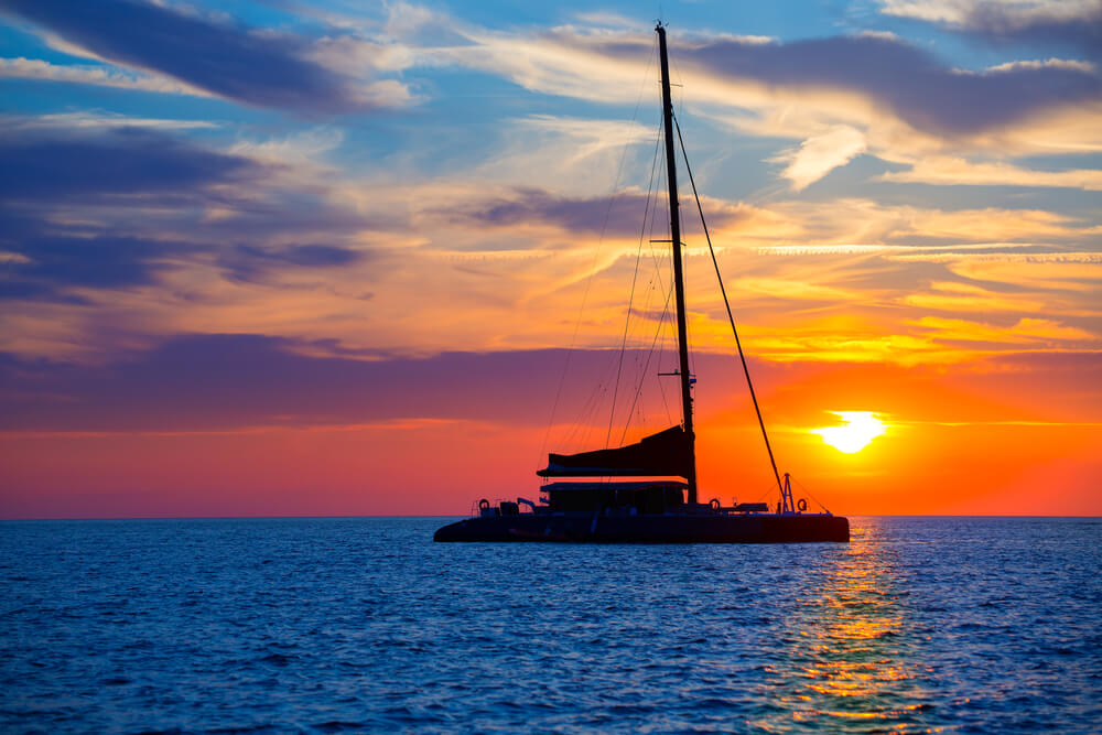 activites lisbonne croisiere voilier lisbonne croisiere catamaran lisbonne coucher de soleil bateau lisbonne