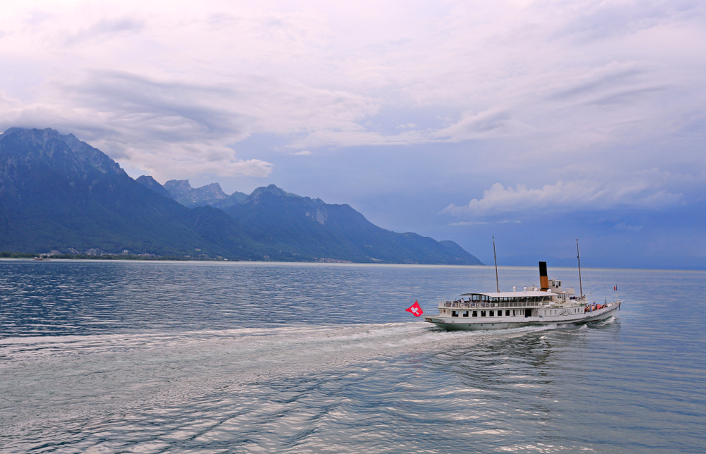 Cruise,Steamer,On,Lake,Geneva,Against,The,Background,Of,Beautiful