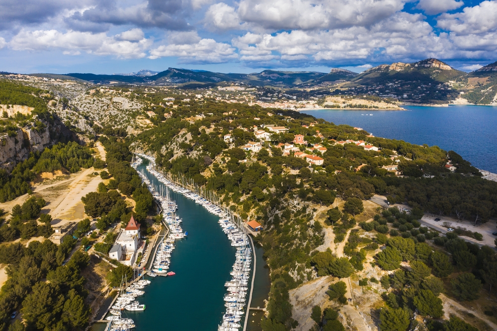 calanque port miou marseille