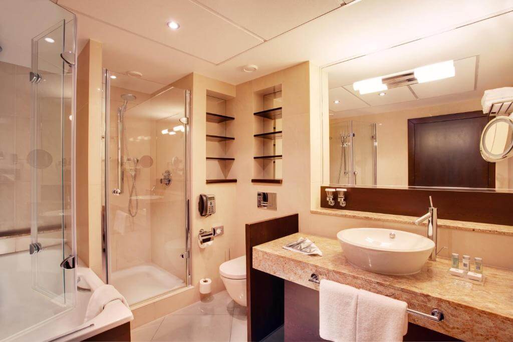 crowne plaza booking