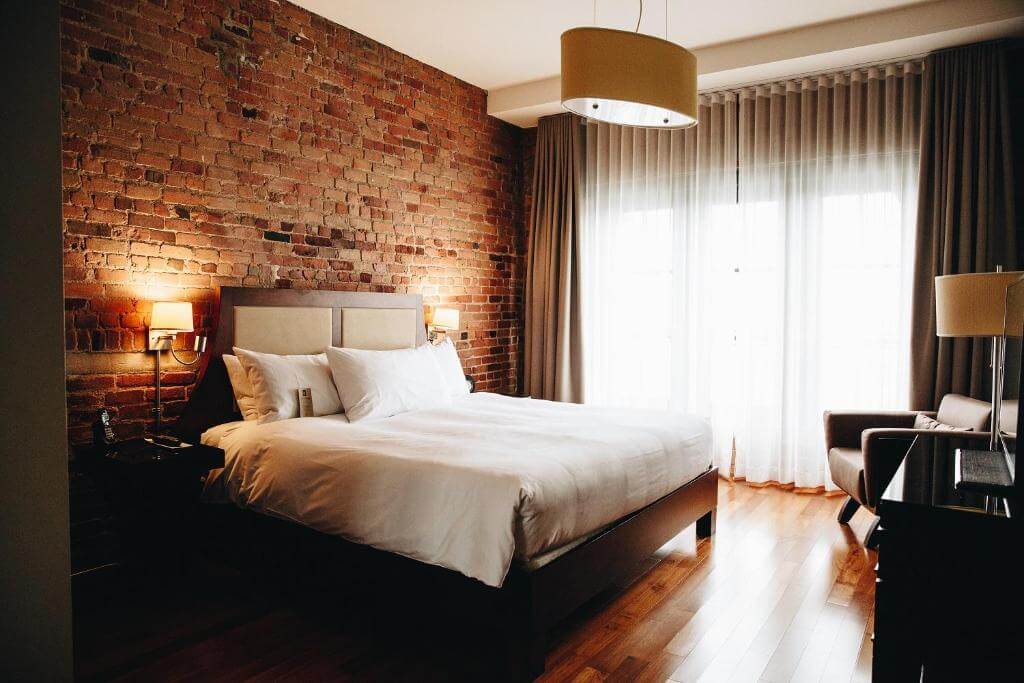 hotels montreal nelligan