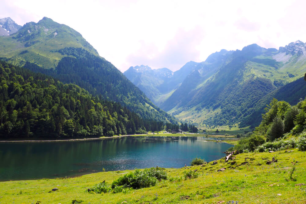 lac estaing pyrenees