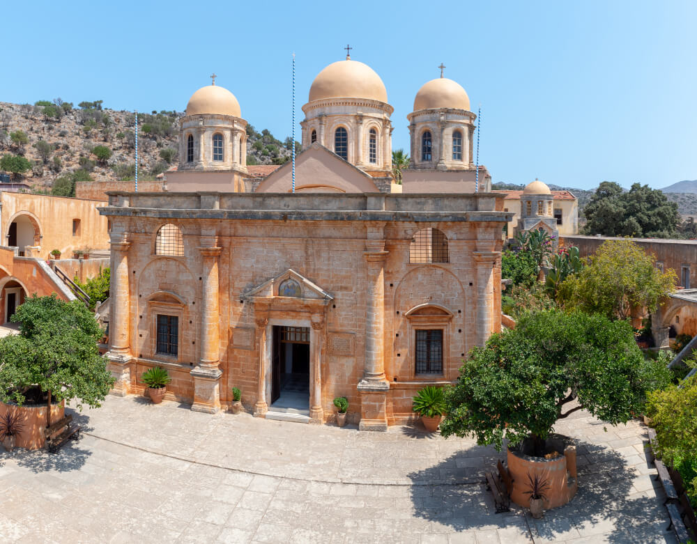 monastere aghia triada crete