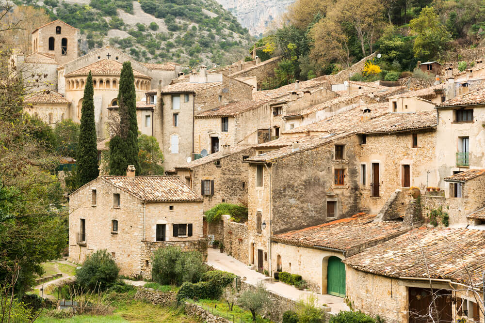 saint guilhem le desert plus beaux villages de france