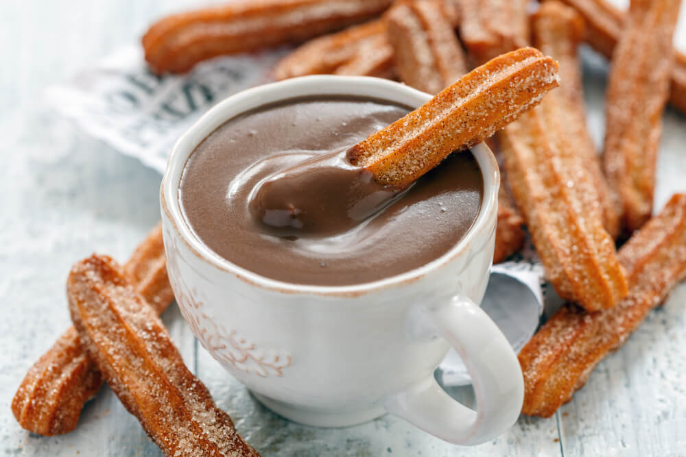 specialites madrid churros con chocolate churros au chocolat