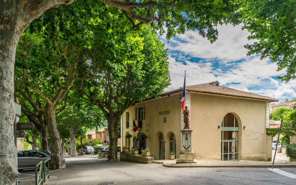 village beaumont de pertuis