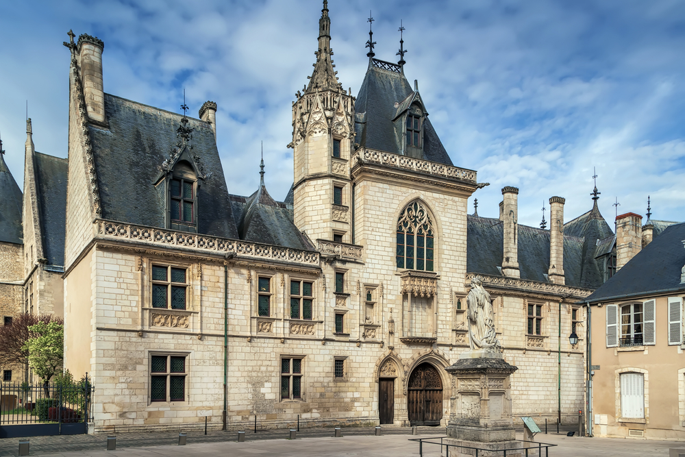 Jacques,Coeur,Palace,Is,A,Mansion,Located,In,Bourges,,France