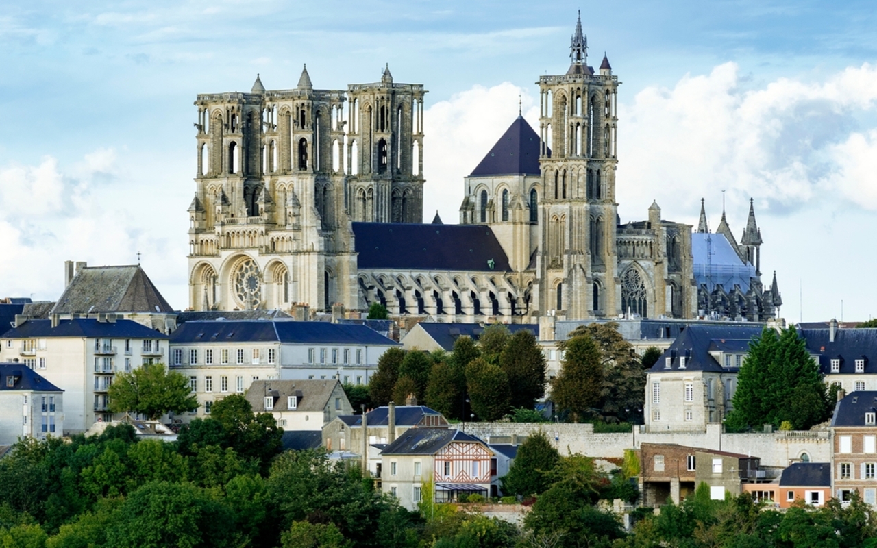 Cathedral,In,City,Of,Laon,France