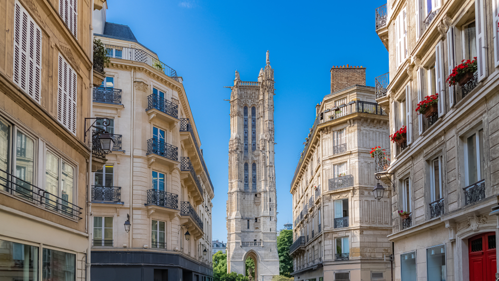 Paris,,Beautiful,Building,Rue,Nicolas flamel,,Typical,Parisian,Facades,And,Windows,