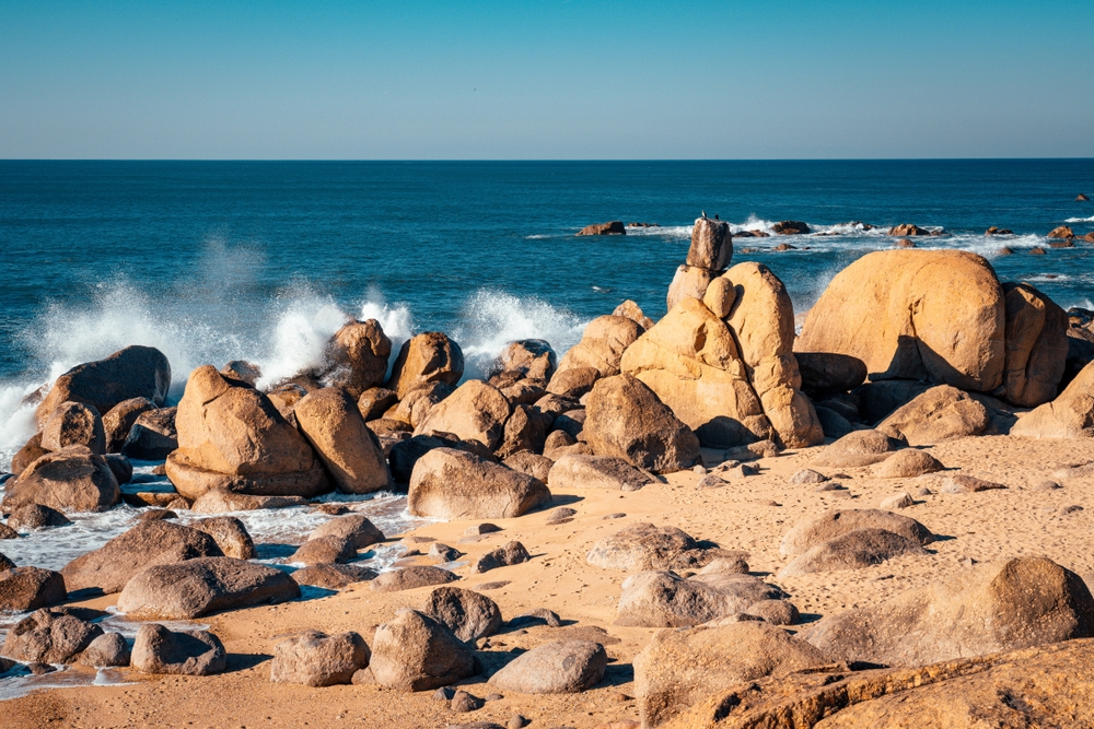 Praia,De,Lavadores,Is,A,Beautiful,Beach,With,Big,Boulders