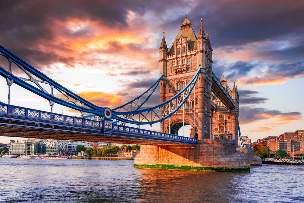 London,,England.,Tower,Bridge,,Sunny,Day,Over,River,Thames.,United
