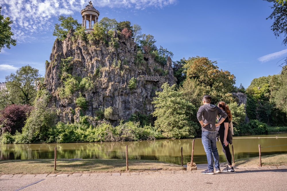 Paris,,France, ,Circa,June,2022:,A,Young,Couple,Enjoys