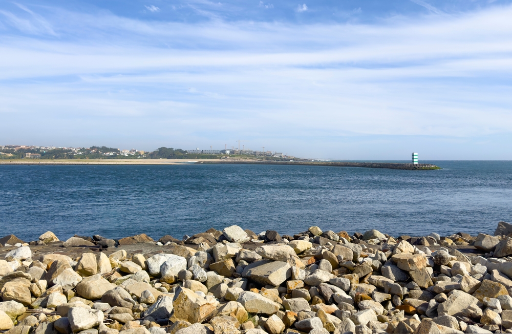 Foz,Do,Douro,Coast,In,Porto,Portugal,With,Lighthouse,And