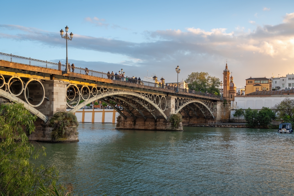 Triana,Bridge,(puente,De,Triana),And,Castle,Of,San,Jorge