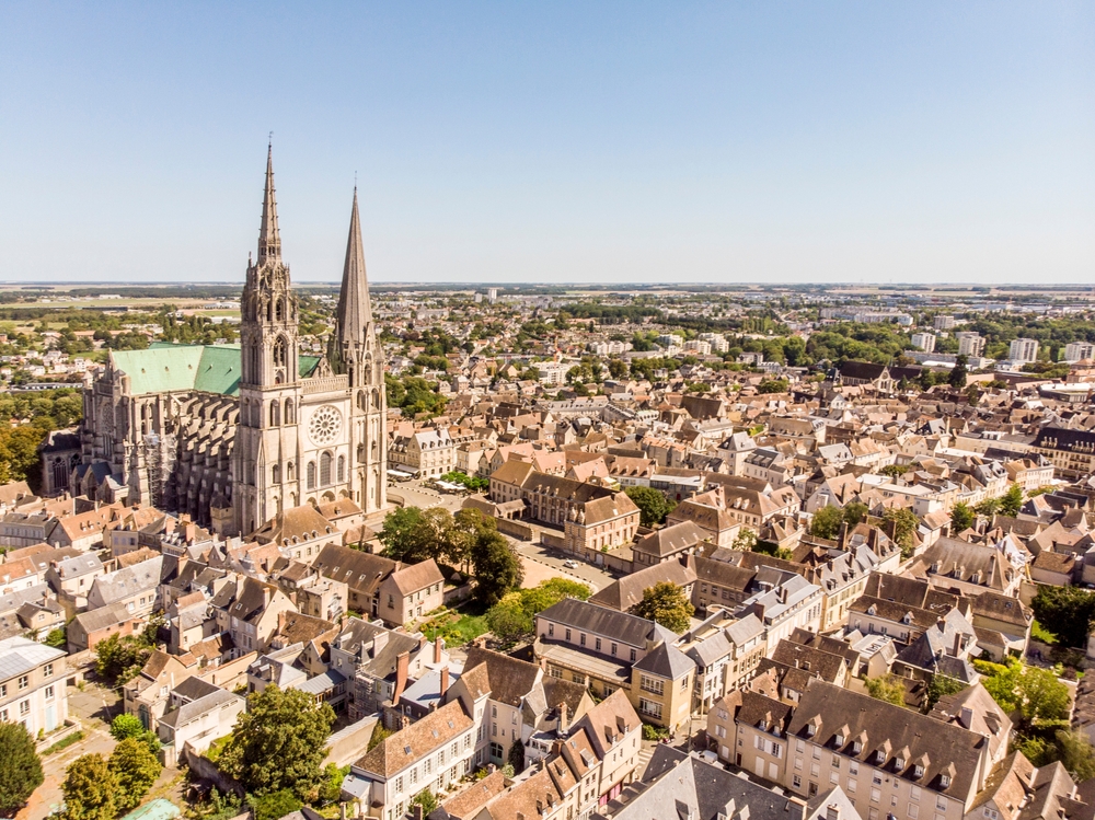 Panorama.,Old,Part,Of,Chartres,,France,With,The,Main,Cathedral