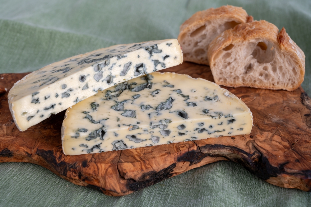 Cheese,Collection,,Piece,Of,French,Blue,Cheese,Auvergne,Or,Fourme