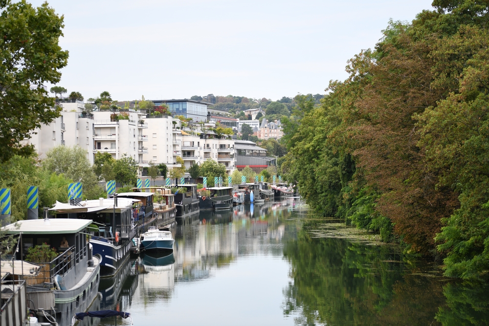 Ile,Saint,Germain,In,The,Middle,Of,The,Seine,River