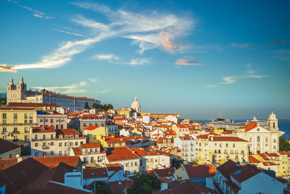 Skyline,Of,Alfama,District,,The,Oldest,Neighborhood,Of,Lisbon,In