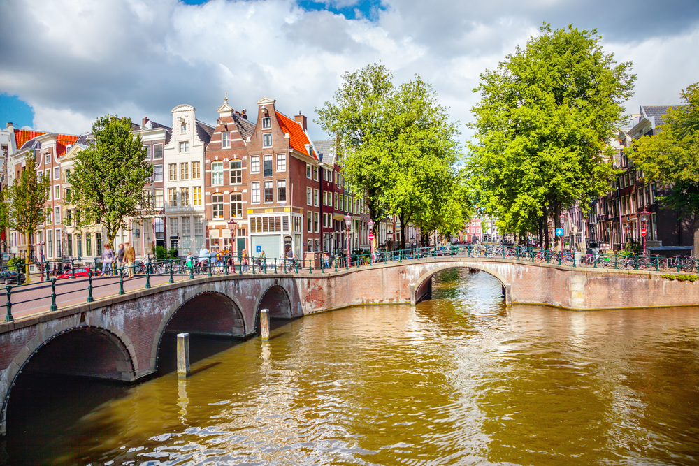 amstel-piste-cyclable-amsterdam
