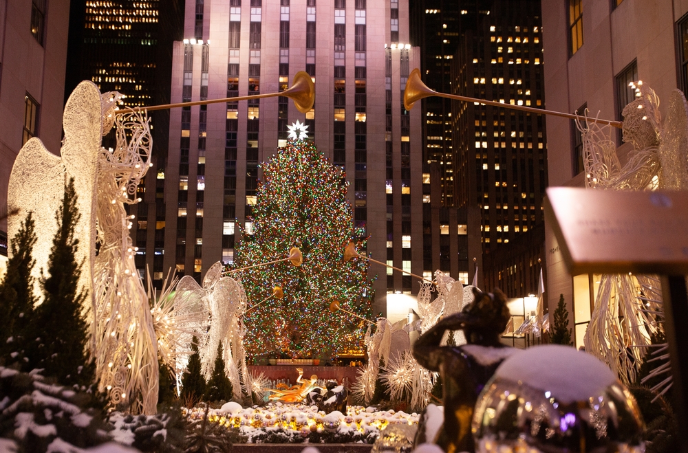 Rockefeller,Christmas,Tree,With,Glowing,Angels