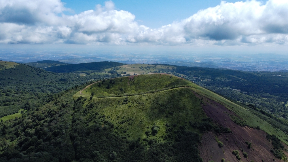 vue-aerienne-volcan-auvergne