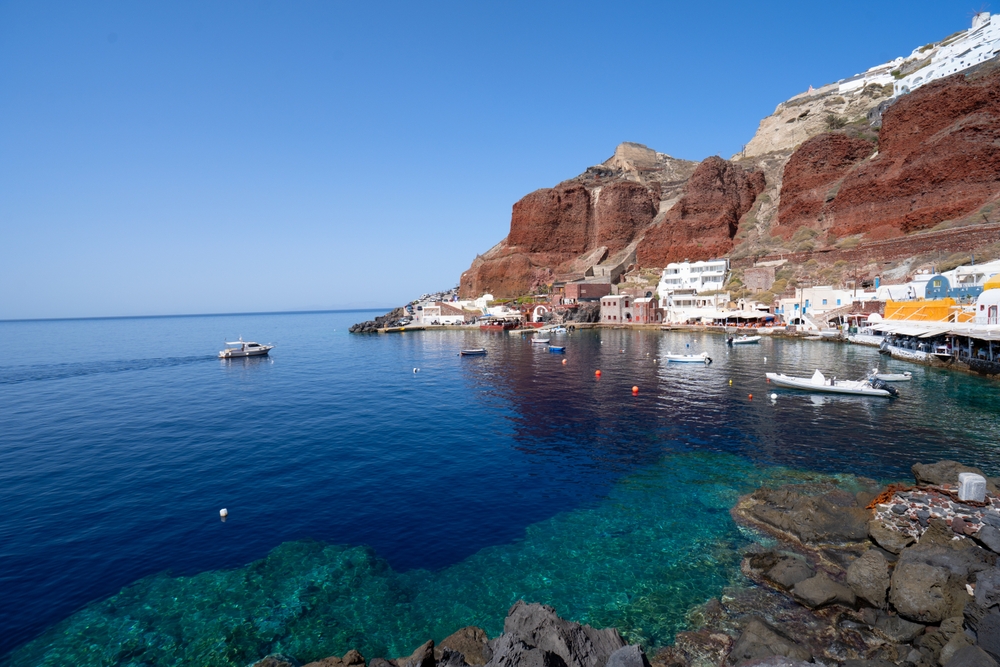 Amoudi,Bay,,Port,Of,Oia,,Santorini,Greece,At,Sunny,Summer