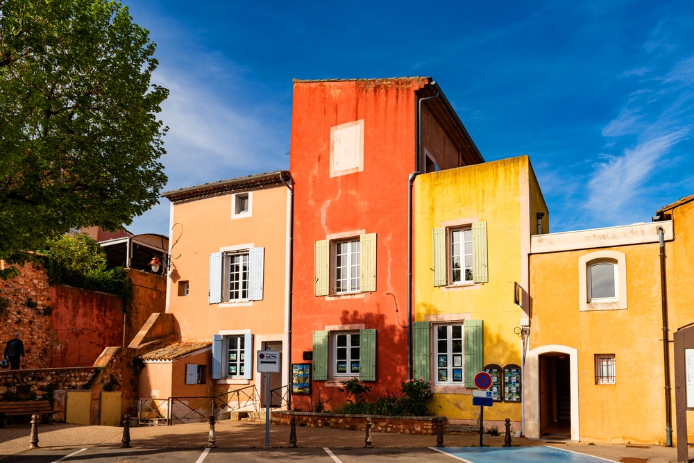 Colorful,Houses,In,The,Old,Town,Of,Roussillon,,Provence,,Luberon,