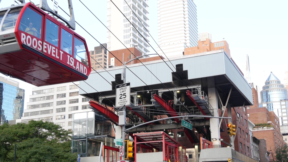 Roosevelt Island by cable car