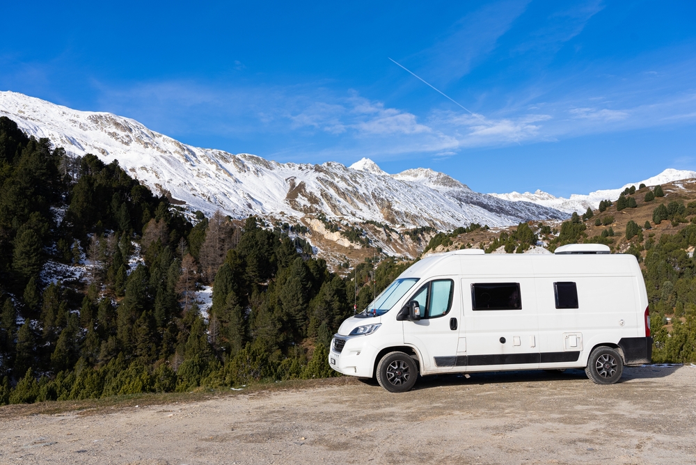 camping-car-route-enneigne