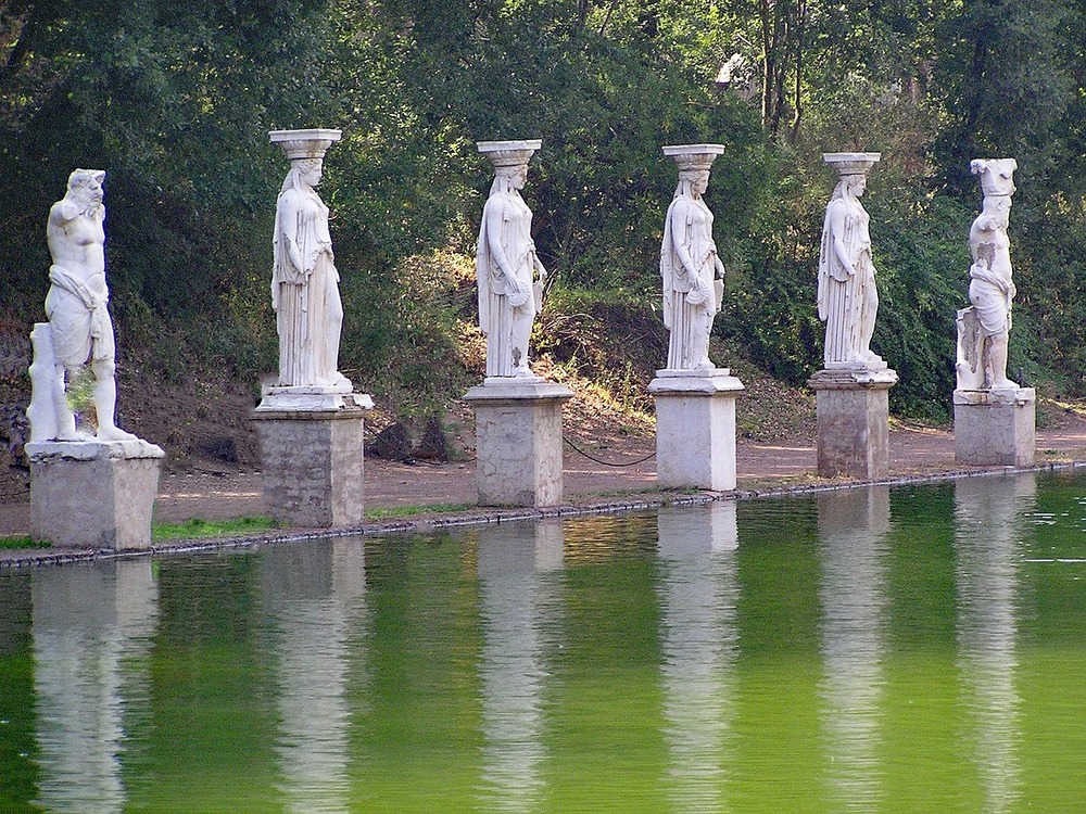 detail-sculpture-villa-adriana