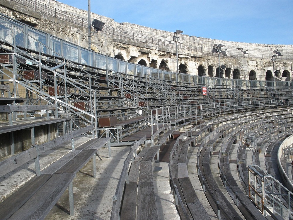 gradins-arene-nimes