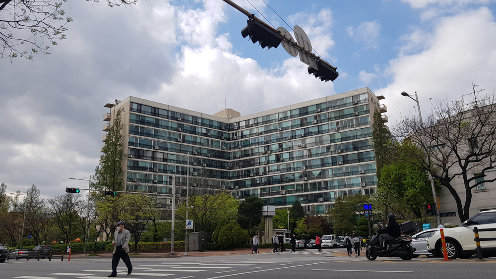 Hyundai,Apt.,Apgujeong dong,,Gangnam gu,,Seoul,,Korea