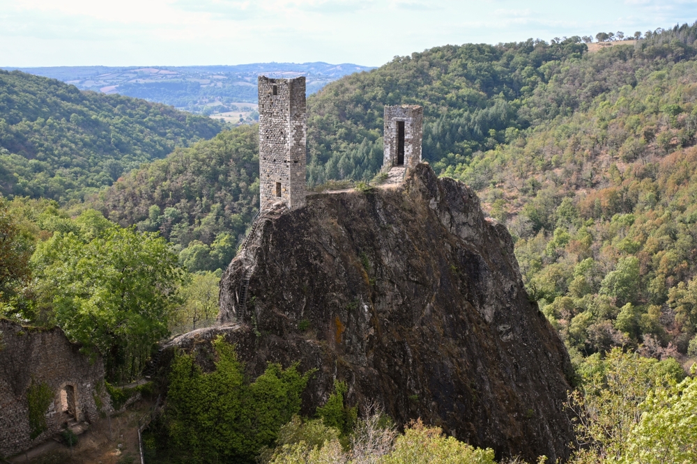 The,Two,Defensive,Towers,Of,Chateau,Inferieur,In,The,Village